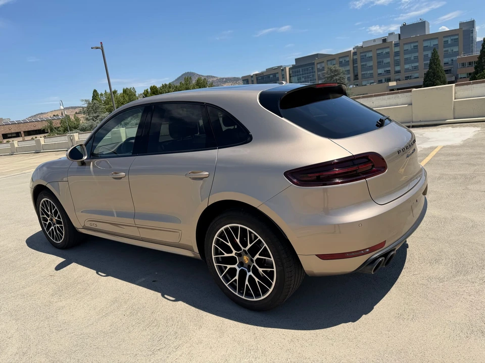 2017 Porsche Macan GTS - Image 15 of 31