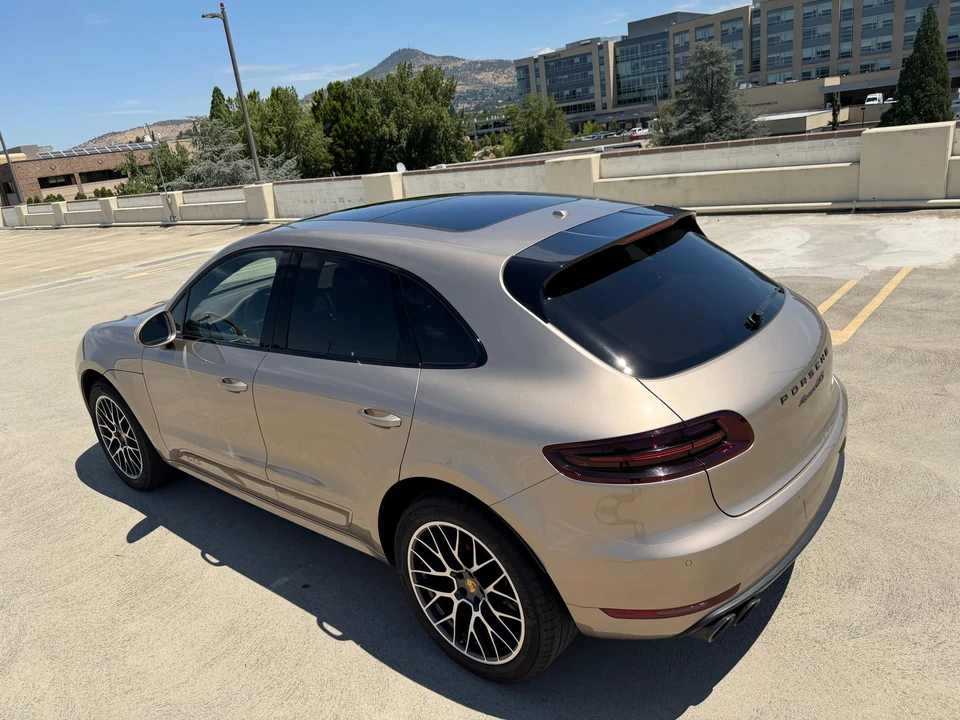 2017 Porsche Macan GTS - Image 16 of 31