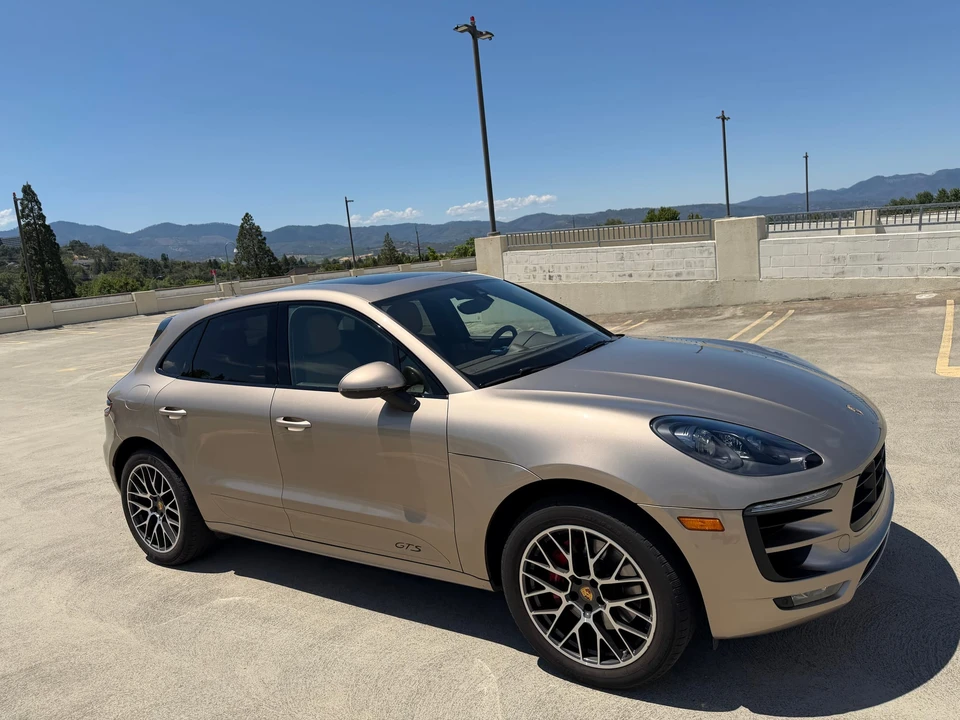 2017 Porsche Macan GTS - Image 8 of 31