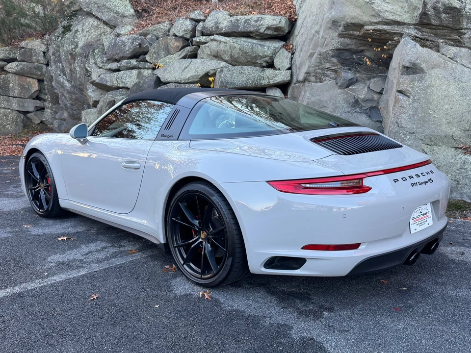 2018 Porsche 991 Targa 4 & 4S - Image 15 of 31