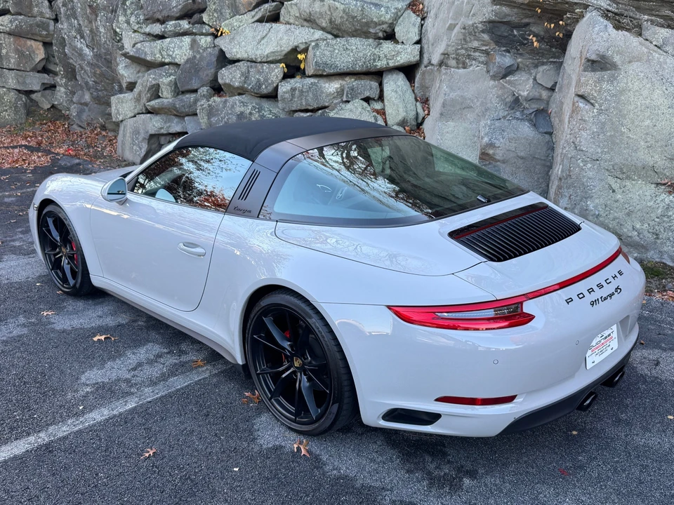 2018 Porsche 991 Targa 4 & 4S - Image 13 of 31