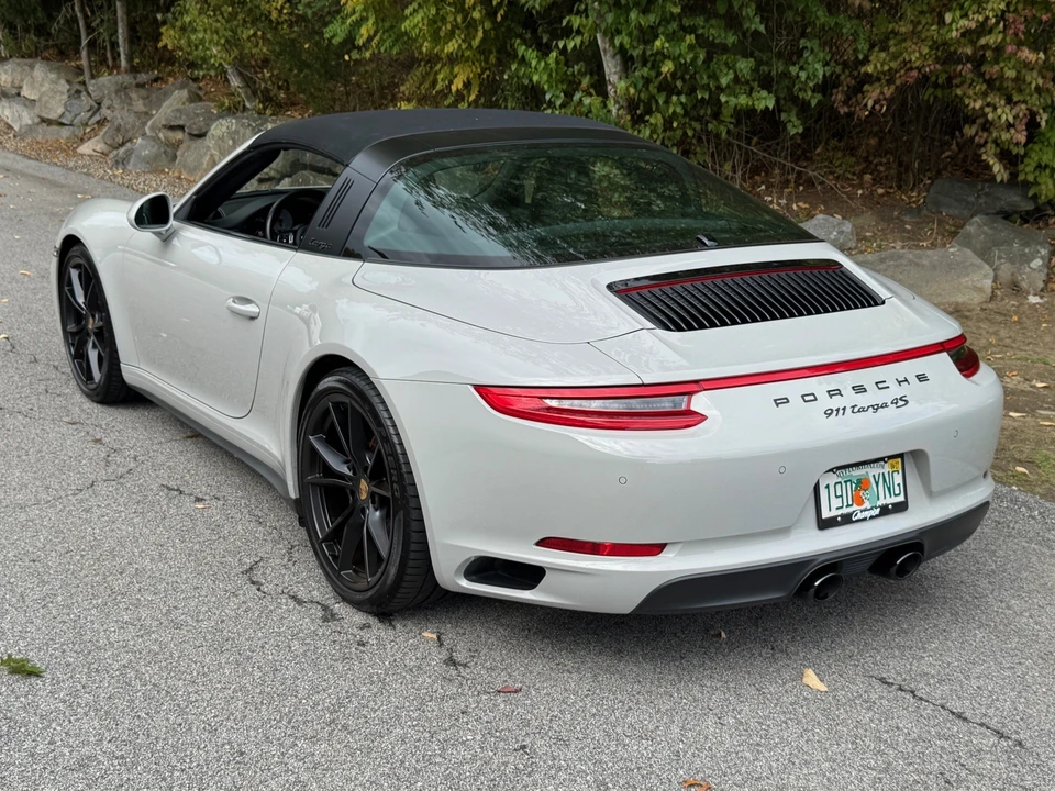 2018 Porsche 991 Targa 4 & 4S - Image 12 of 31