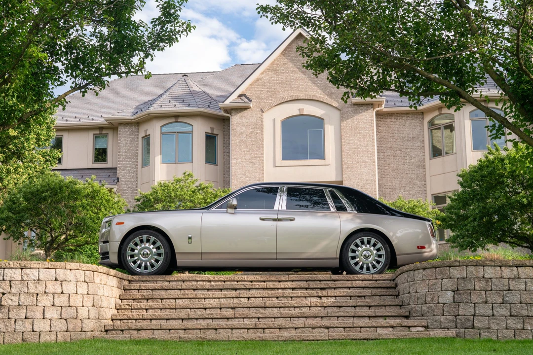 2019 Rolls-Royce Phantom VIII - Image 2 of 31