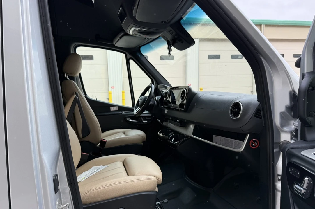 2020 Mercedes-Benz VS30 Sprinter - Image 5 of 8