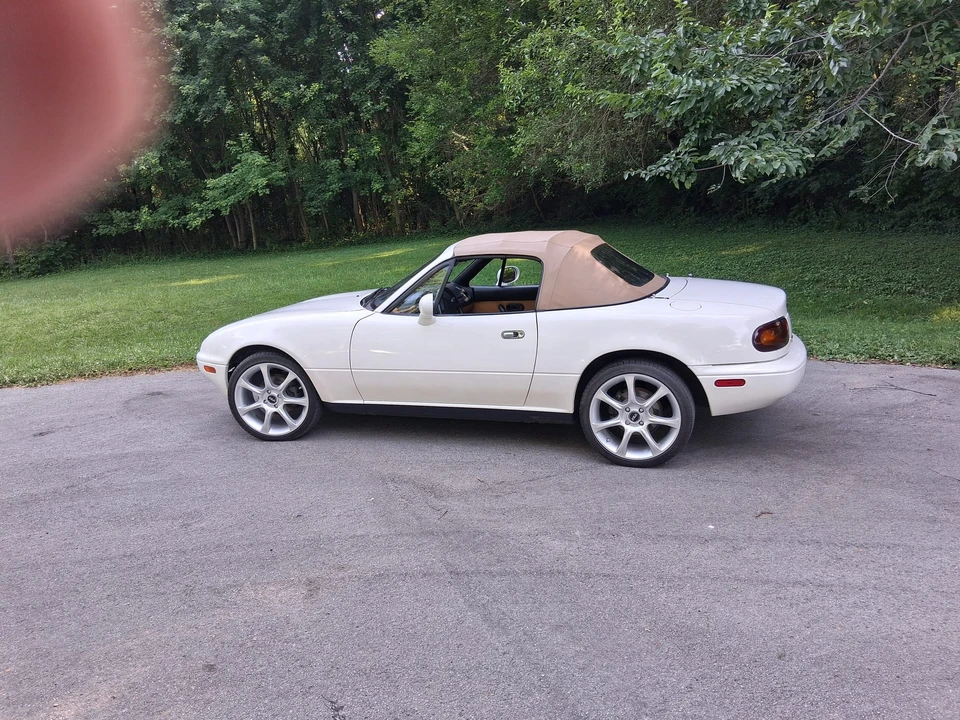 1995 Mazda NA MX-5 Miata - Image 6 of 31