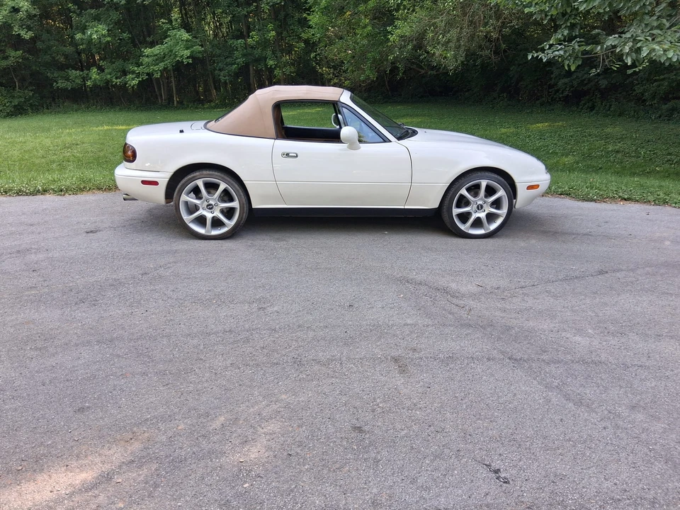 1995 Mazda NA MX-5 Miata - Image 14 of 31