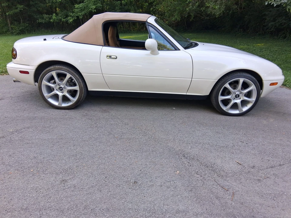 1995 Mazda NA MX-5 Miata - Image 13 of 31