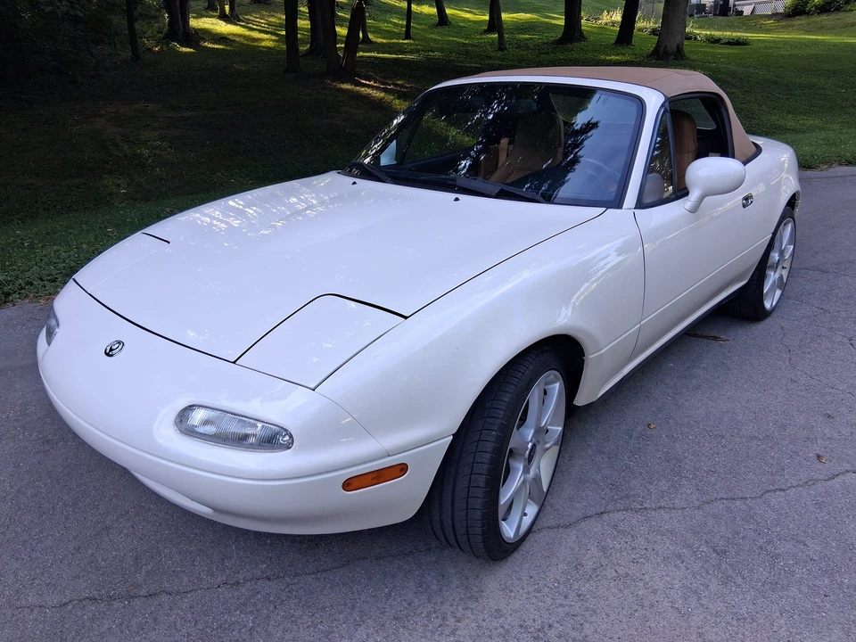 1995 Mazda NA MX-5 Miata - Image 2 of 31