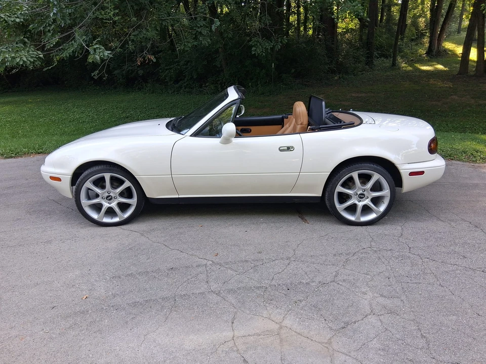 1995 Mazda NA MX-5 Miata - Image 19 of 31