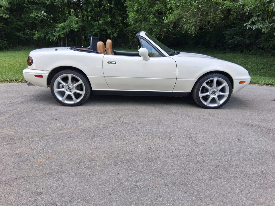1995 Mazda NA MX-5 Miata - Image 25 of 31