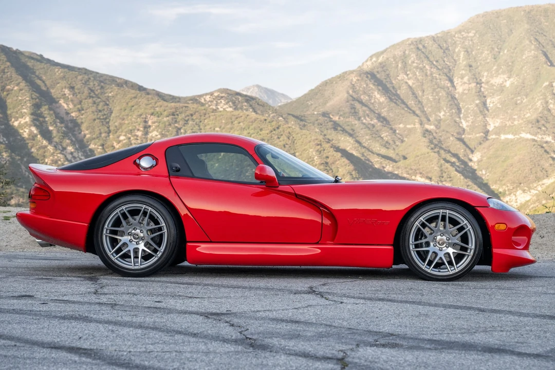 2002 Dodge Viper GTS 2nd Gen - Image 7 of 31