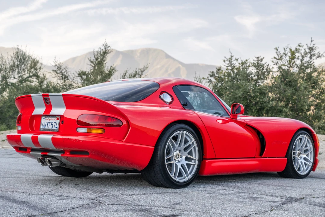 2002 Dodge Viper GTS 2nd Gen - Image 8 of 31