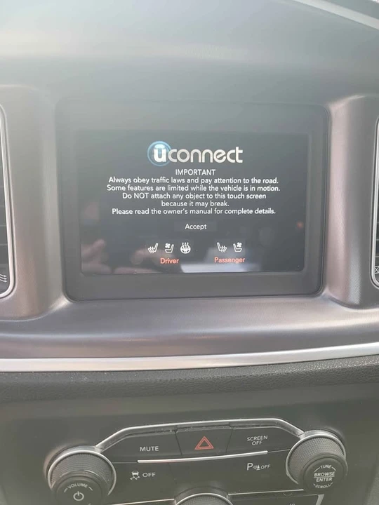 2021 Dodge Charger 8th Gen - Image 7 of 10