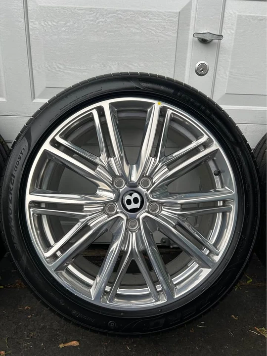 Bentley Continental Flying Spur - Image 7 of 10