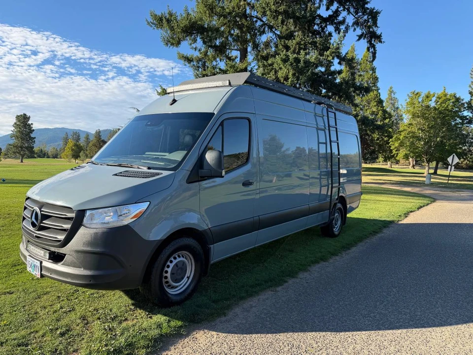 2021 Mercedes-Benz VS30 Sprinter - Image 2 of 16