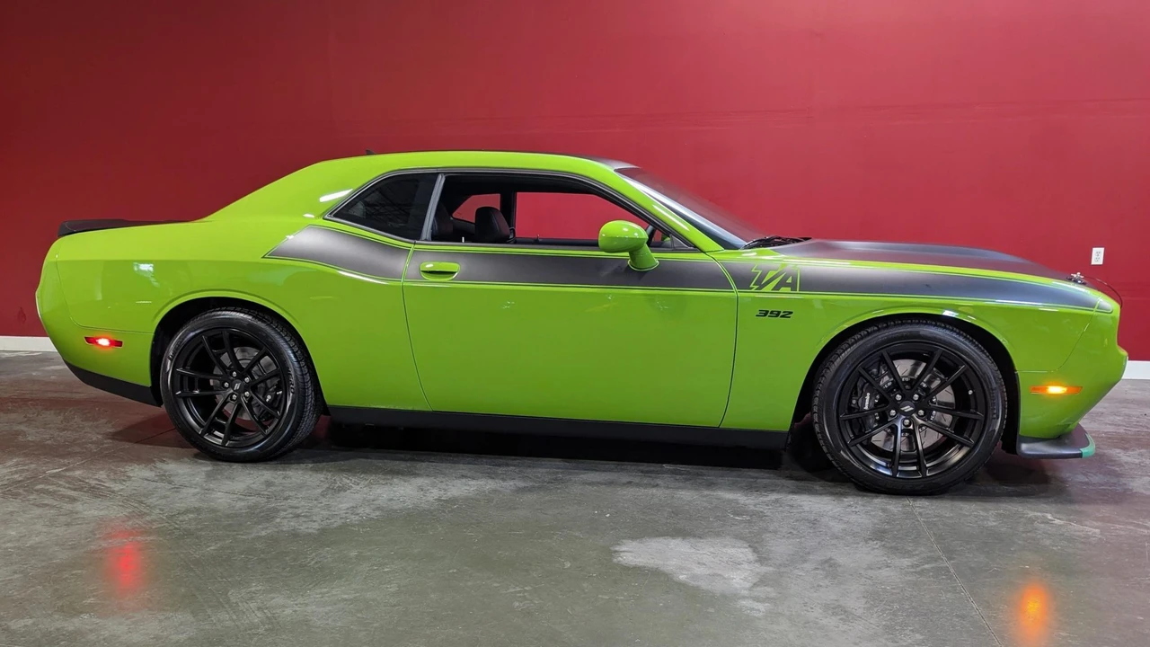 2017 Dodge Challenger SRT8 & 392 3rd Gen - Image 16 of 31
