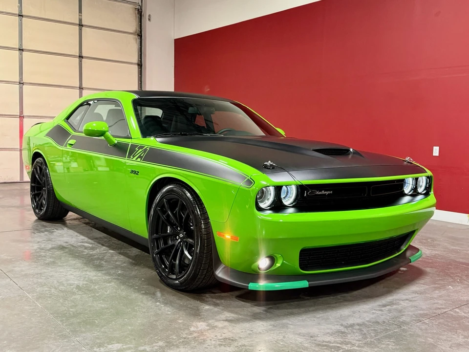 2017 Dodge Challenger SRT8 & 392 3rd Gen - Image 25 of 31