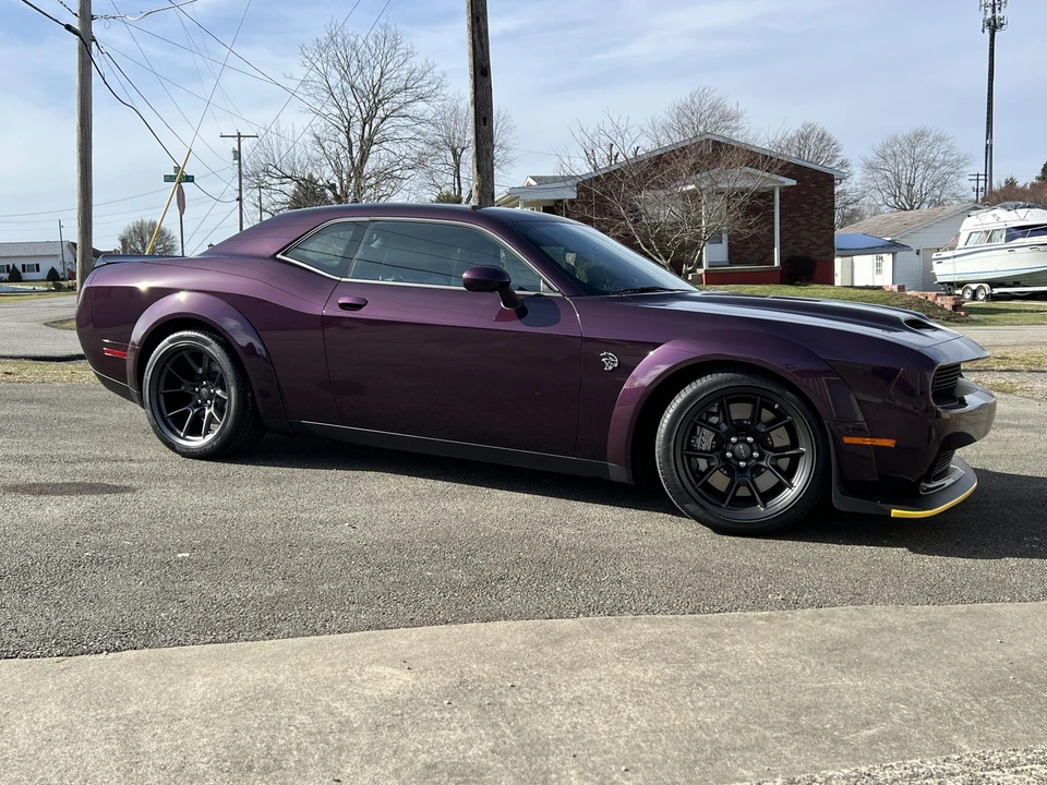 2022 Dodge Challenger SRT Hellcat 3rd Gen - Image 16 of 31