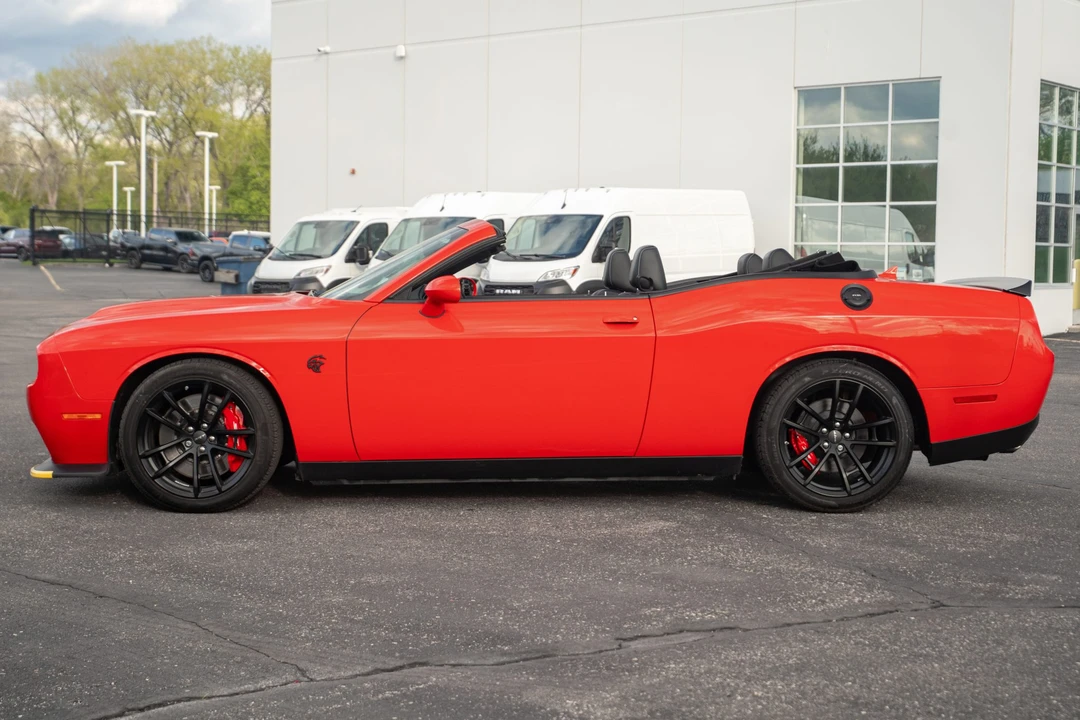 2023 Dodge Challenger SRT Hellcat 3rd Gen - Image 9 of 31