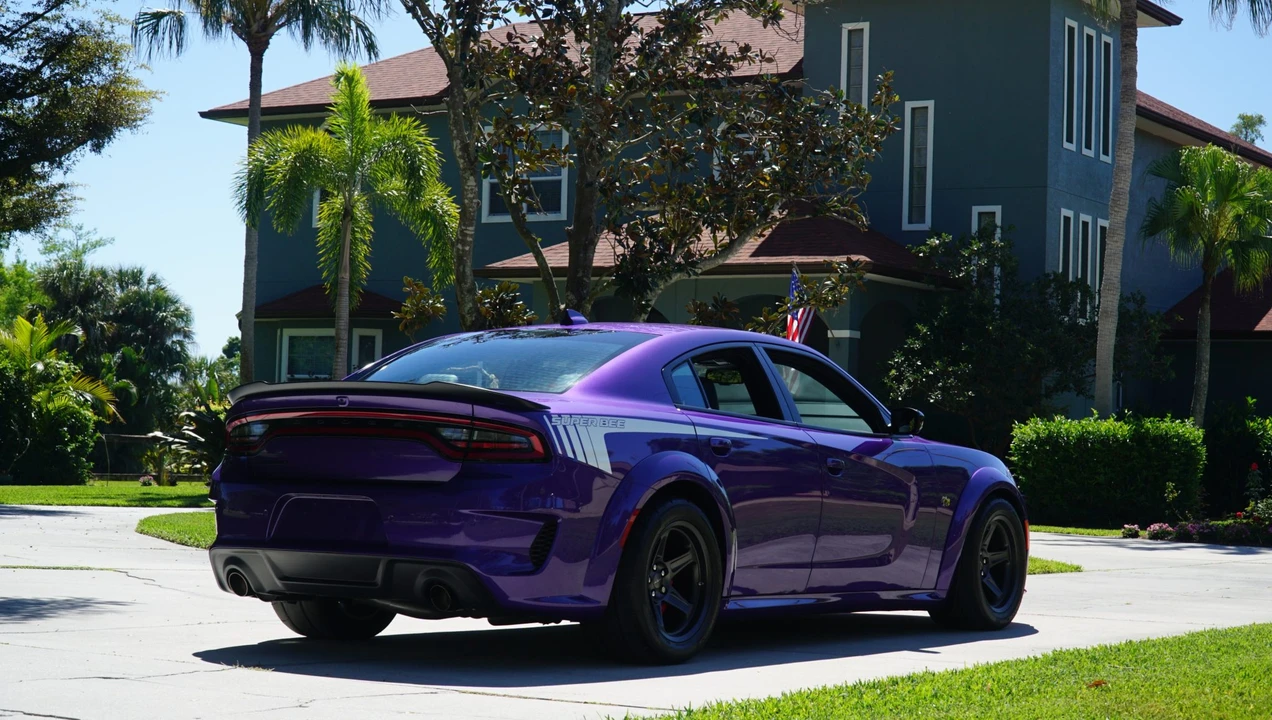 2023 Dodge Charger 7th Gen - Image 25 of 31
