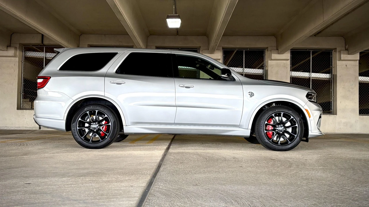 2025 Dodge Durango SRT Hellcat 3rd Gen - Image 11 of 31