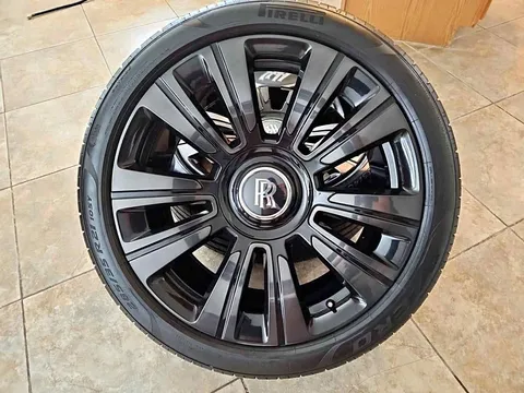 21" NEW OEM FACTORY 2022 ROLLS ROYCE WRAITH, DAWN ,GHOST "shadow these are 10k whls

please no scams