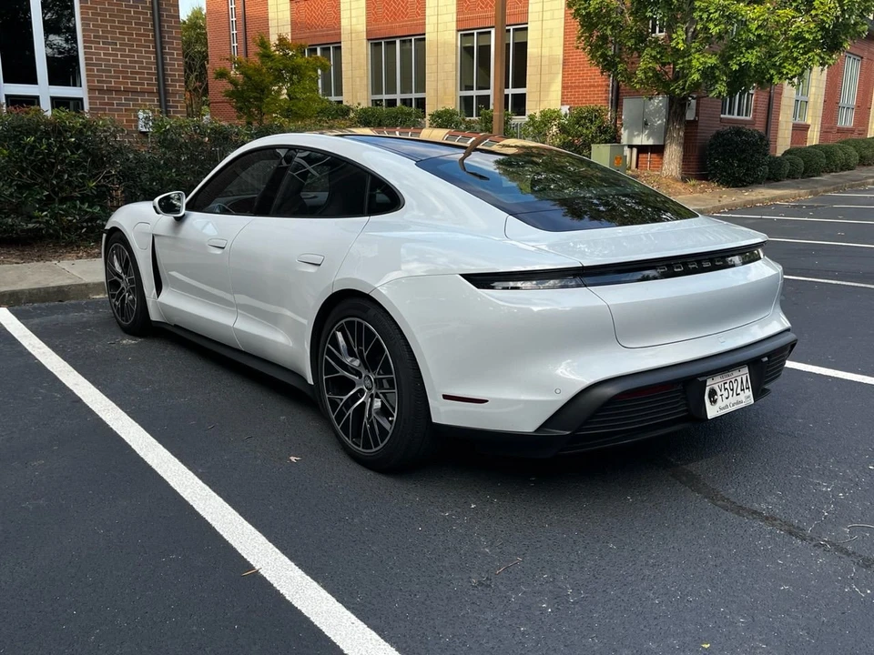 2021 Porsche Taycan - Image 4 of 9