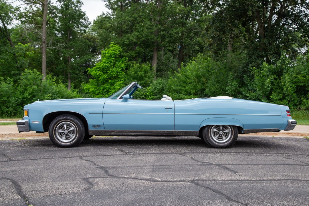1975 Pontiac Grand Ville - Image 9 of 31