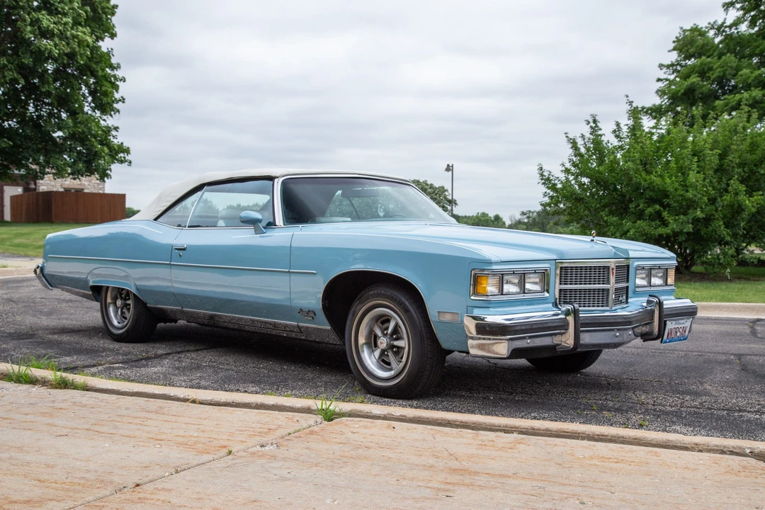 1975 Pontiac Grand Ville - Image 12 of 31