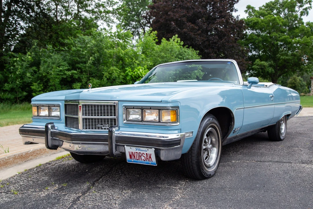 1975 Pontiac Grand Ville - Image 2 of 31