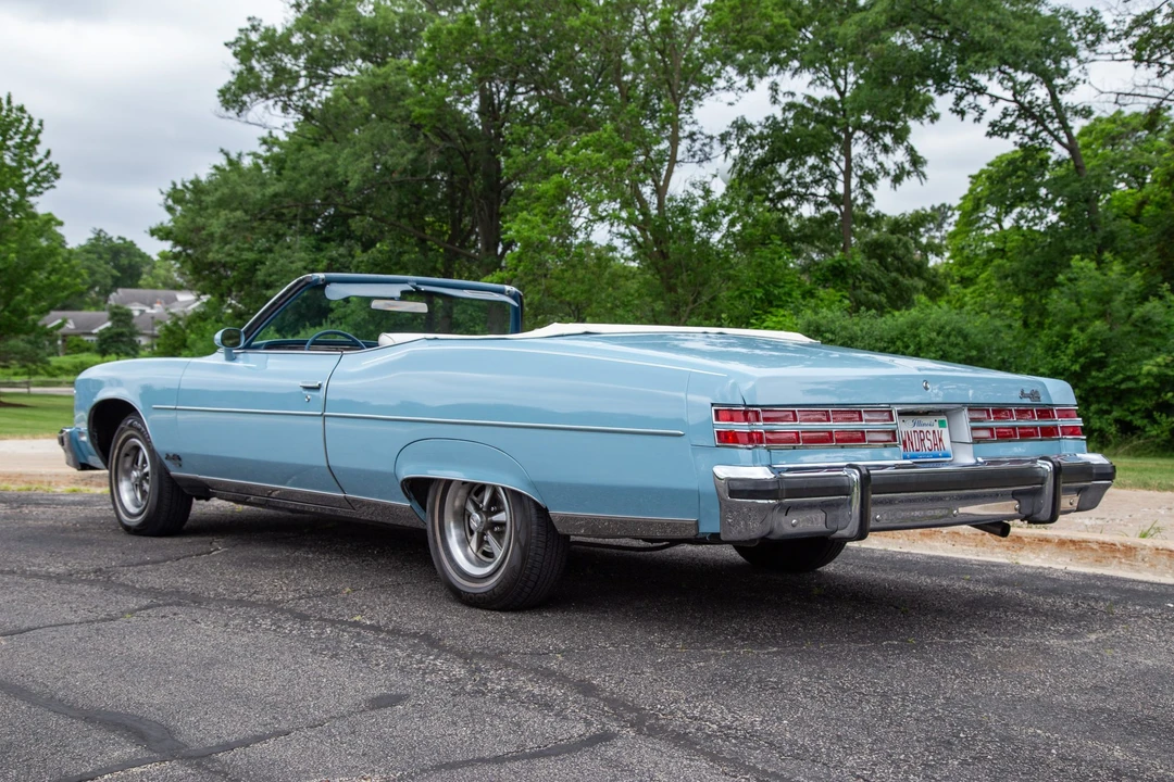 1975 Pontiac Grand Ville - Image 8 of 31