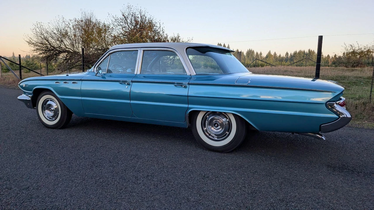 1961 Buick LeSabre - Image 5 of 31