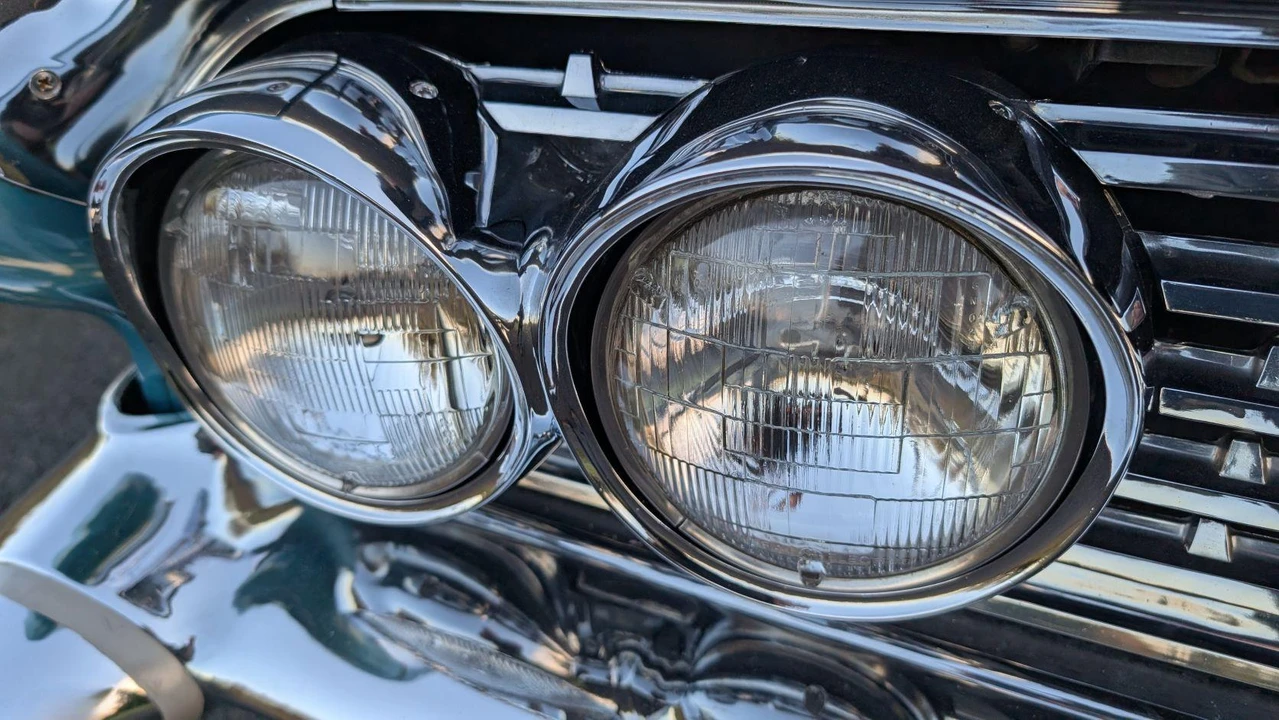 1961 Buick LeSabre - Image 18 of 31