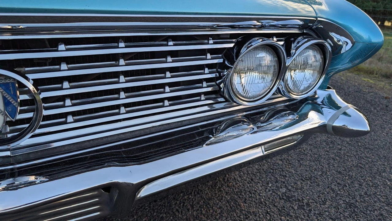 1961 Buick LeSabre - Image 21 of 31