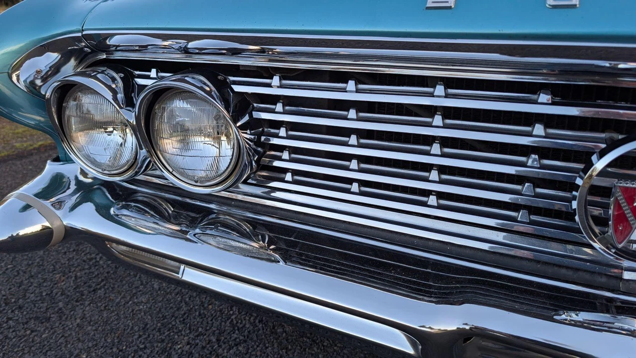 1961 Buick LeSabre - Image 19 of 31