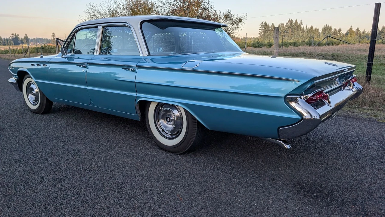 1961 Buick LeSabre - Image 6 of 31