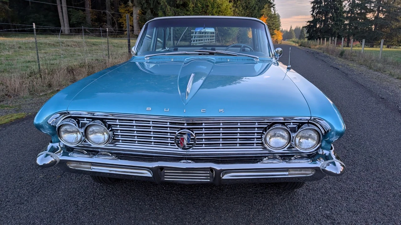 1961 Buick LeSabre - Image 16 of 31