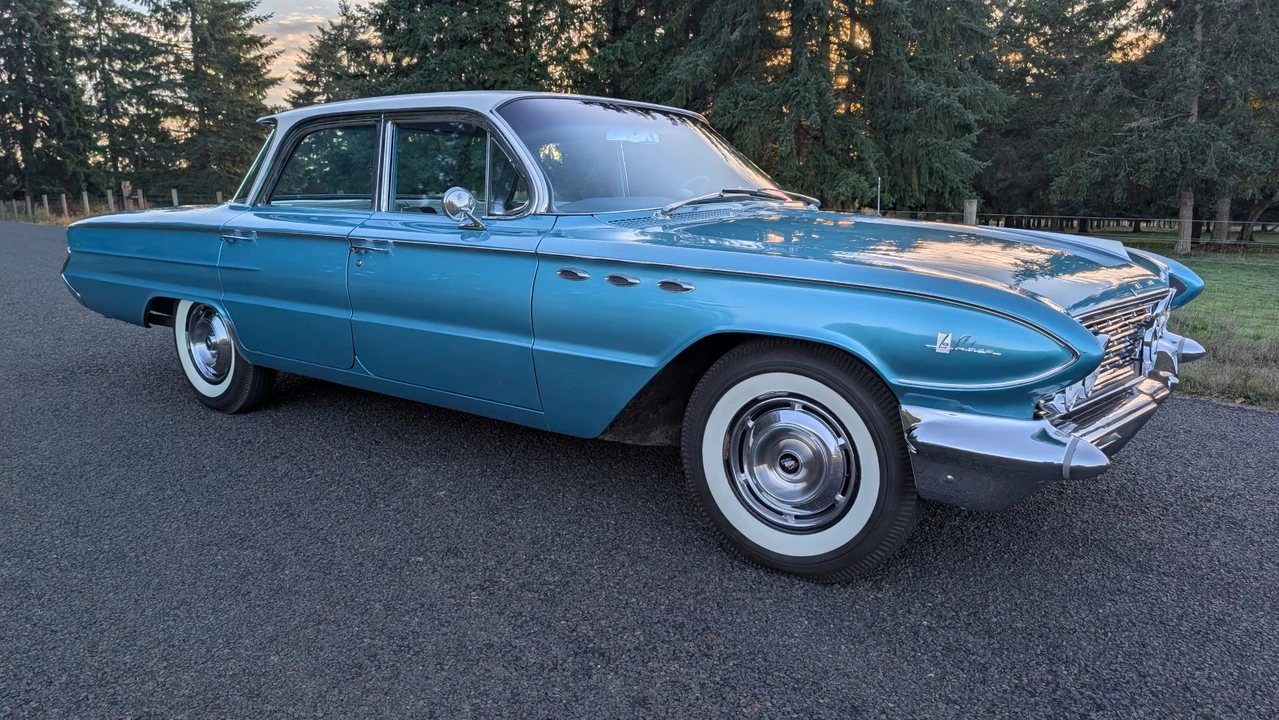 1961 Buick LeSabre - Image 14 of 31