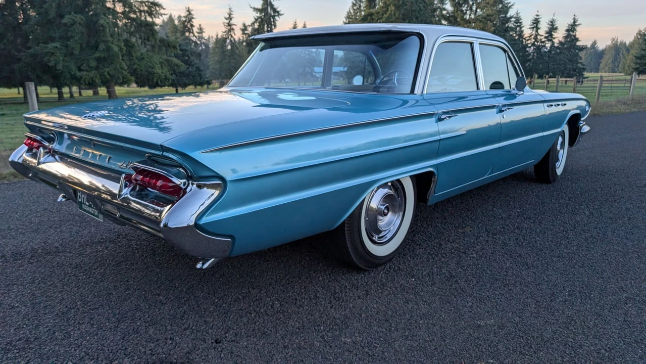 1961 Buick LeSabre - Image 10 of 31
