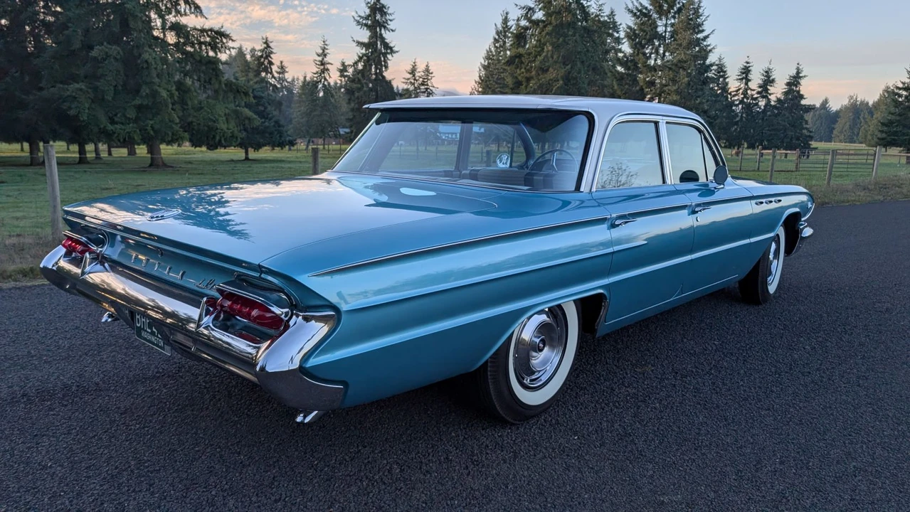 1961 Buick LeSabre - Image 9 of 31