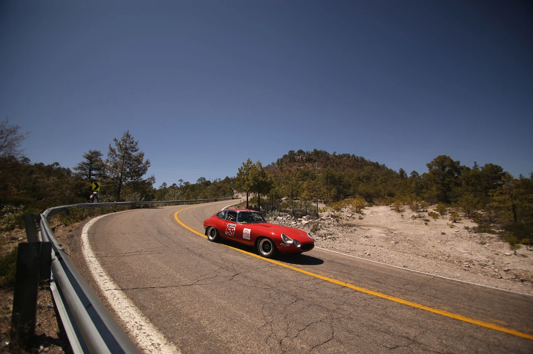 1965 Jaguar E-Type Series 1 - Image 2 of 31