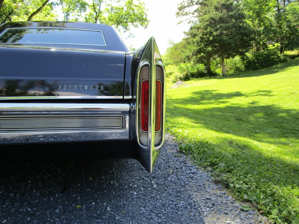 1966 Cadillac Series 70 & 75 - Image 19 of 31