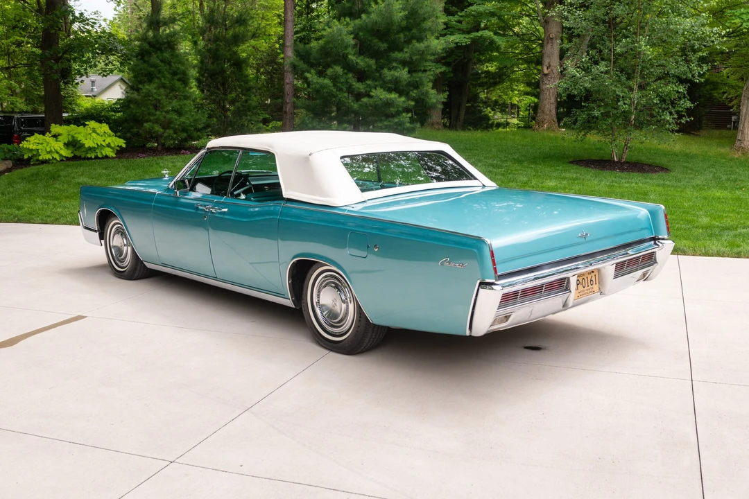 1966 Lincoln Continental 4th Gen - Image 10 of 31