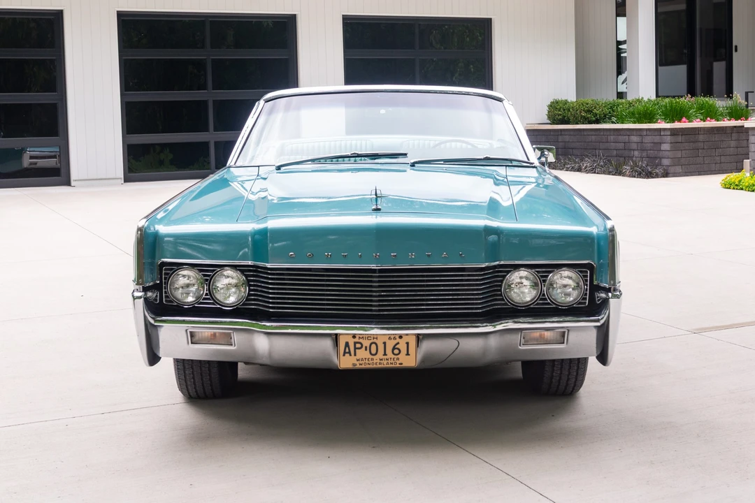 1966 Lincoln Continental 4th Gen - Image 8 of 31