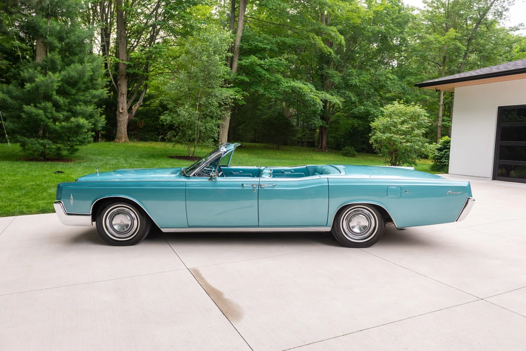 1966 Lincoln Continental 4th Gen - Image 2 of 31