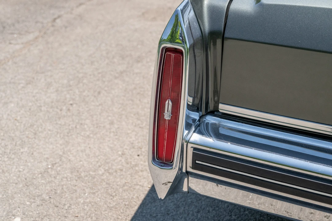 1983 Cadillac DeVille 5th Gen - Image 27 of 31