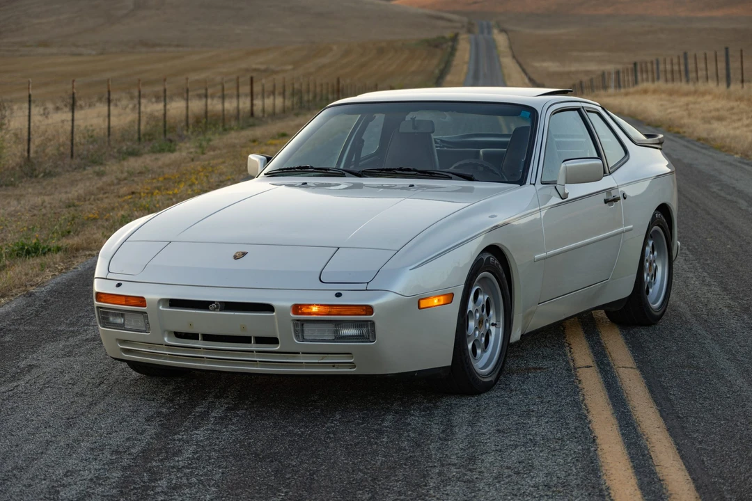 1986 Porsche 944 Turbo - Image 10 of 31