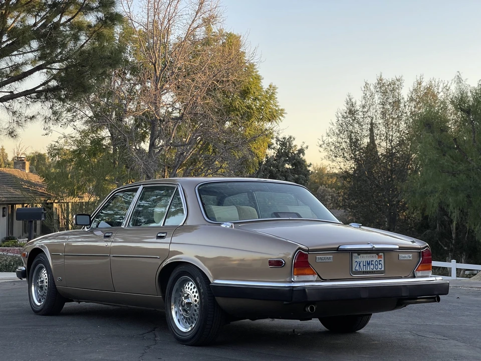 1987 Jaguar XJ Series 3 - Image 24 of 31