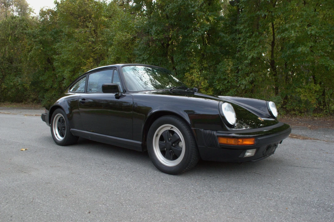 1988 Porsche 911 Carrera 3.2 - Image 24 of 31