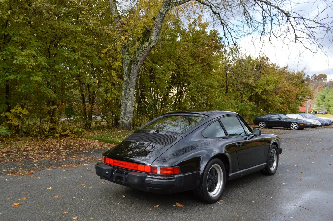 1988 Porsche 911 Carrera 3.2 - Image 18 of 31